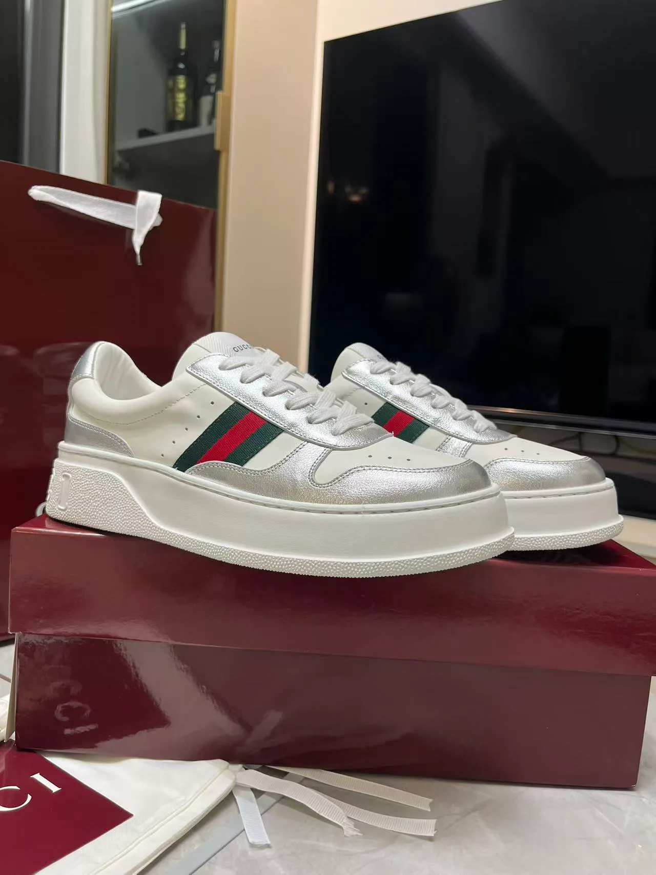 Women's Sneakers GUCCI 17620412