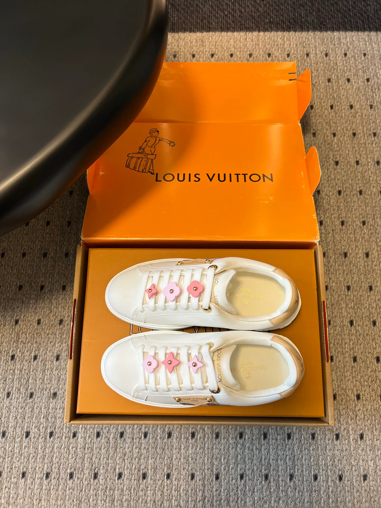 Women's Sneakers LOUIS VUITTON 17844593