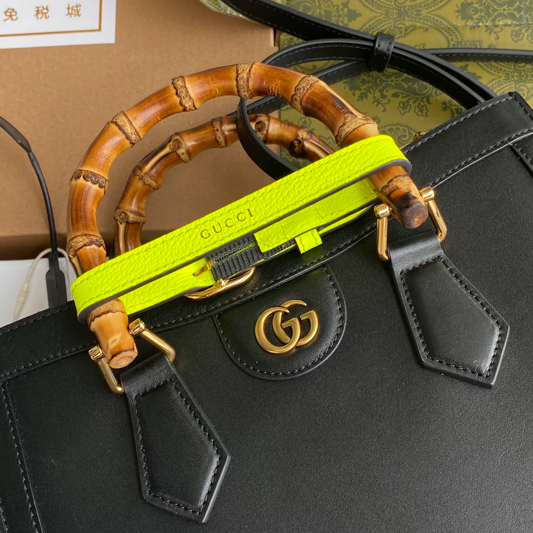 Women's Classic Handbags GUCCI 17947622