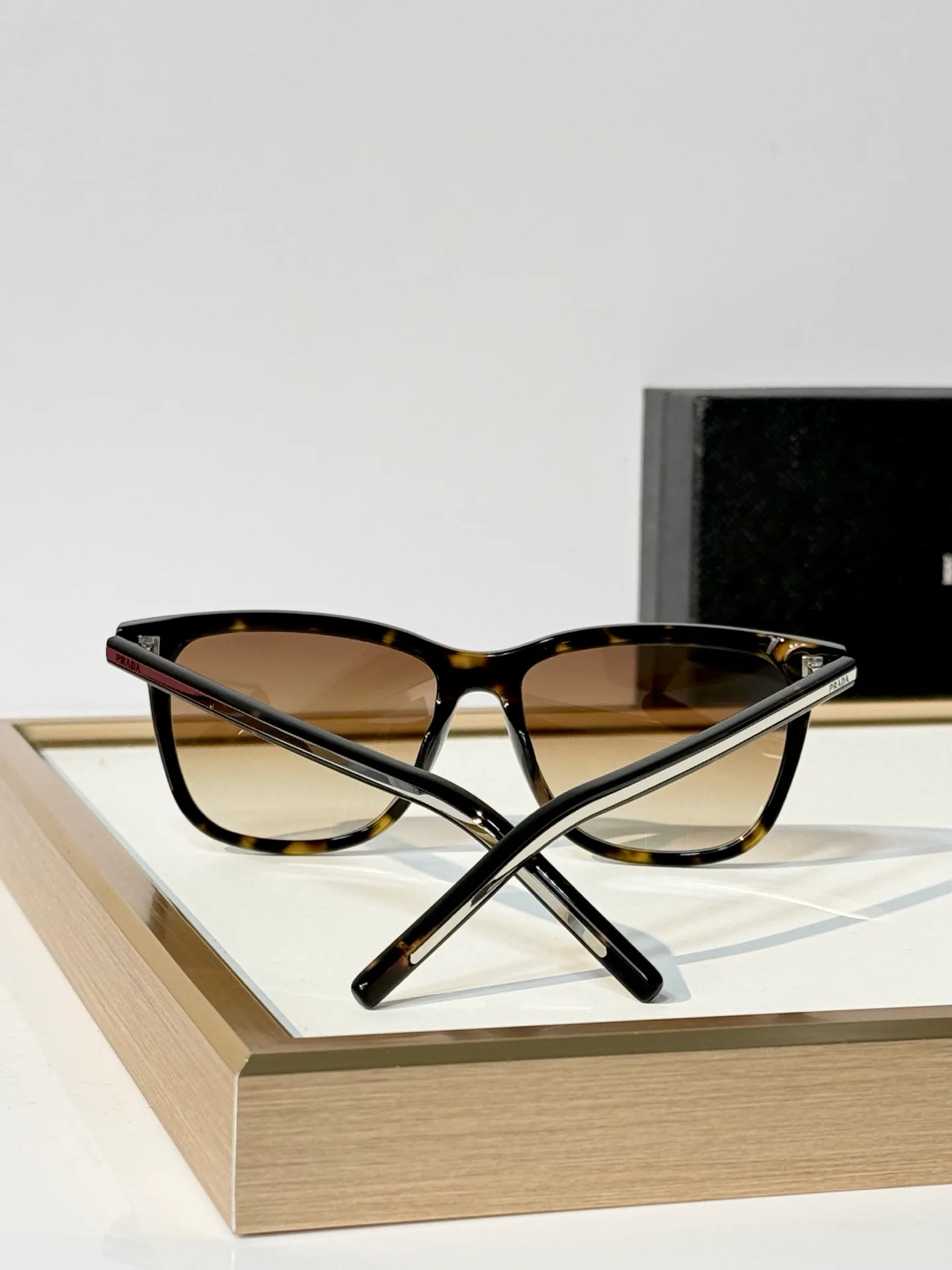 Очки Prada 18602851