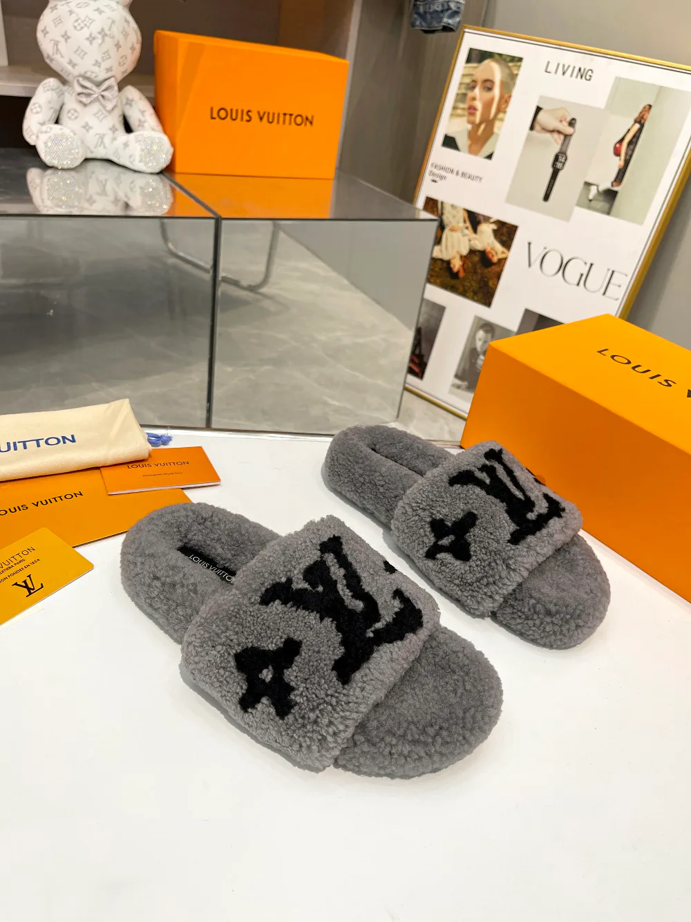 Women's Slippers LOUIS VUITTON 18366824