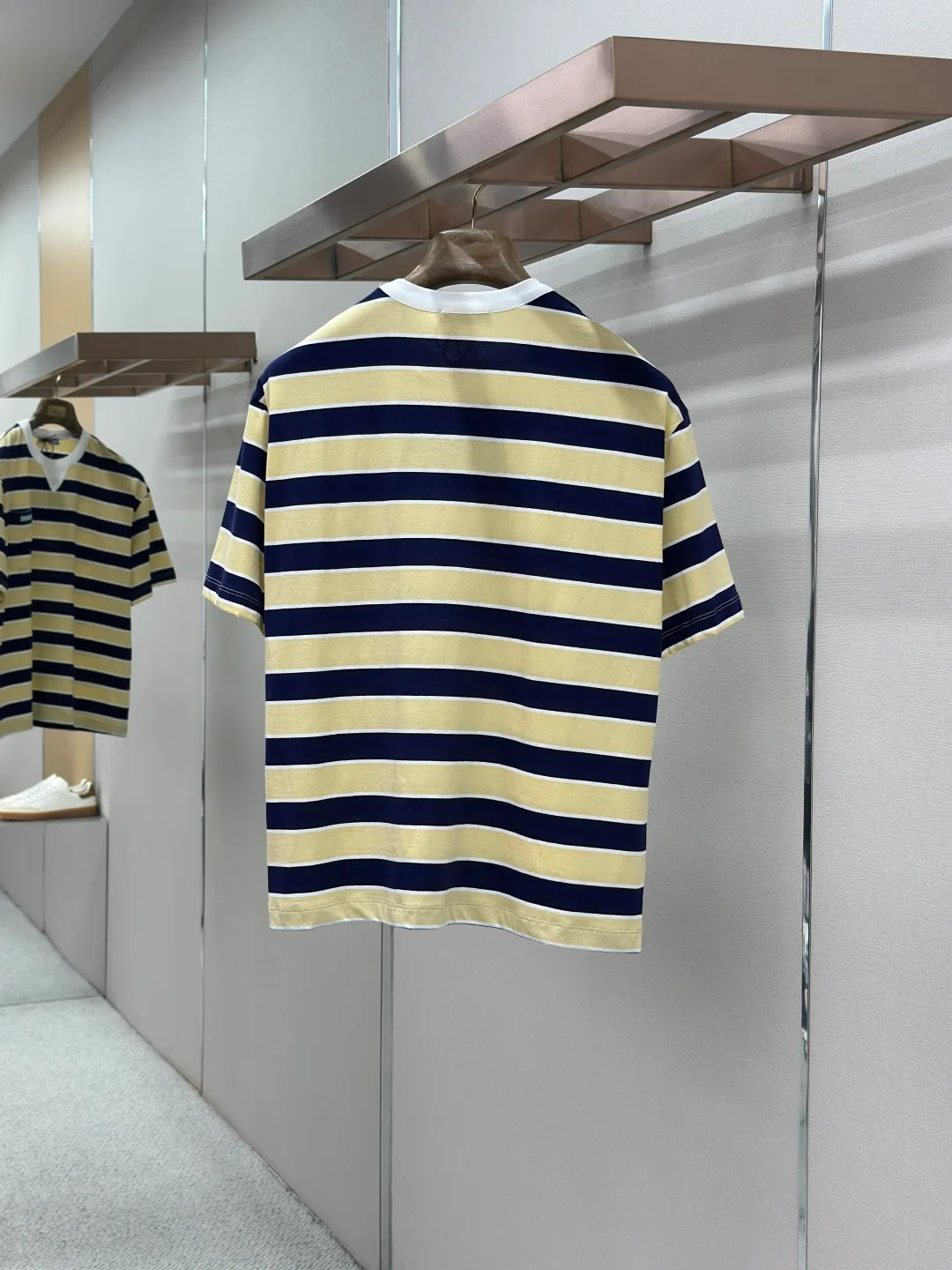 Women's T-Shirts PRADA 18191035