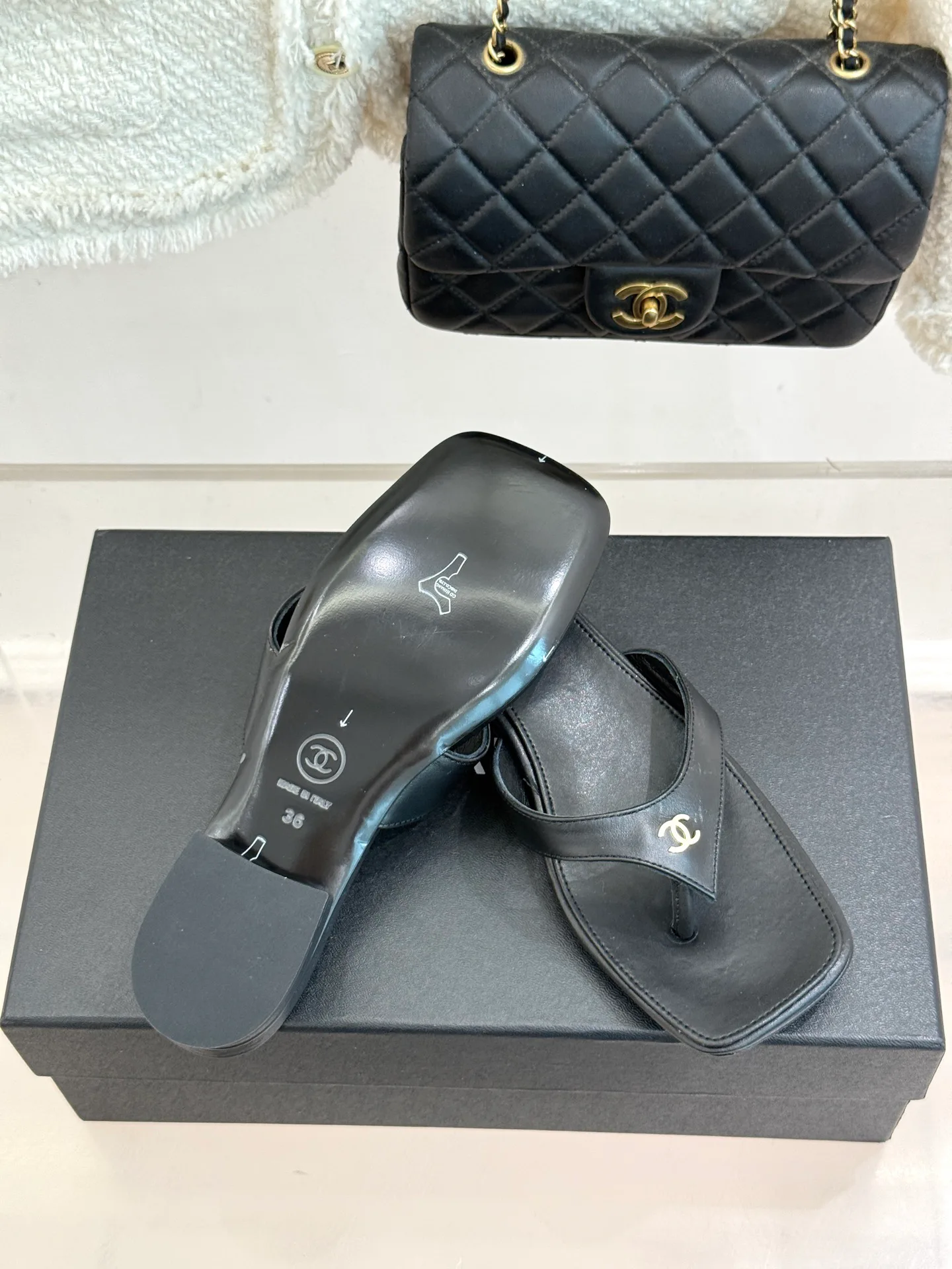 Women's Flip-Flops CHANEL 17724126