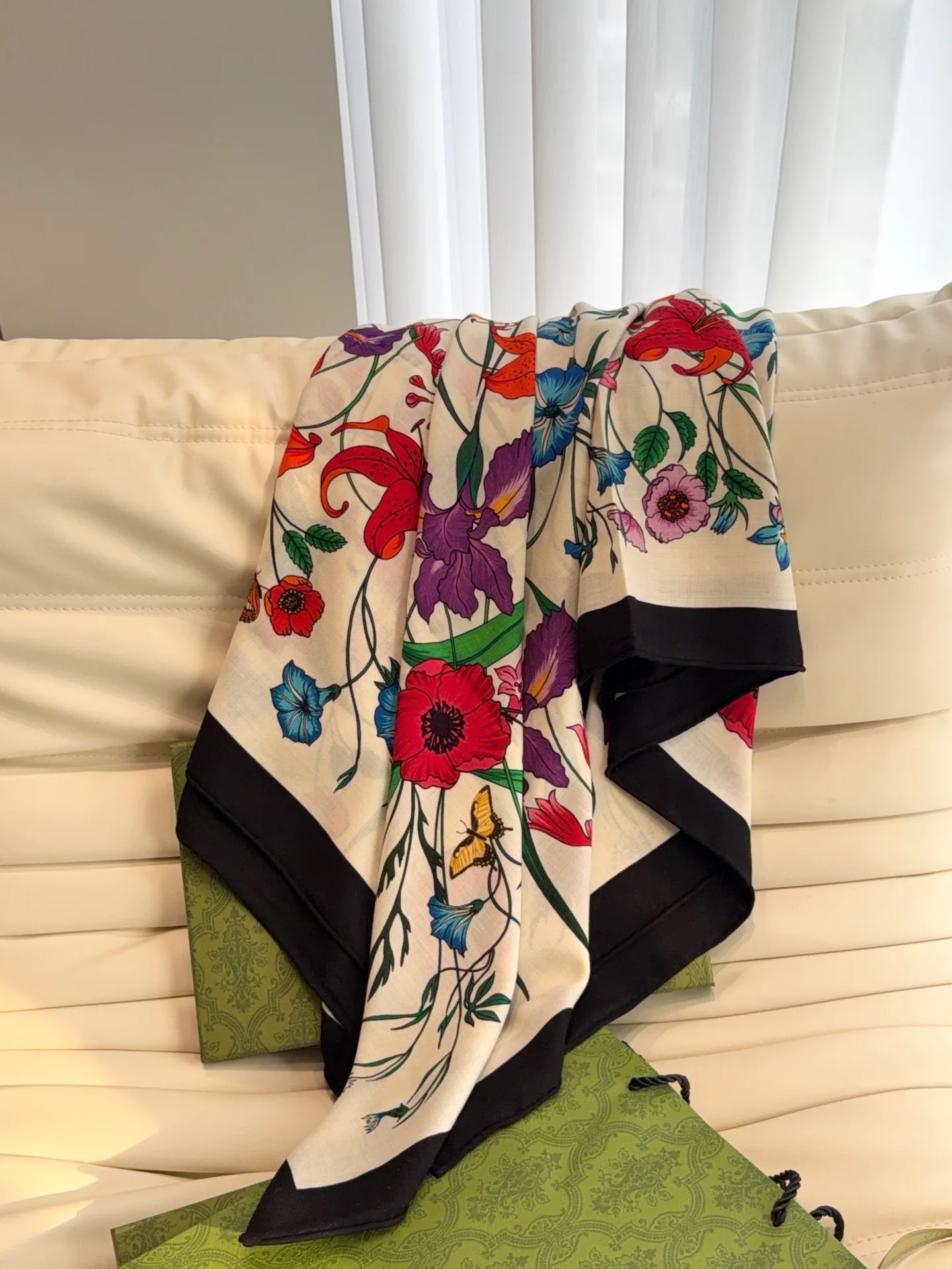 Silk Scarves GUCCI 18322302