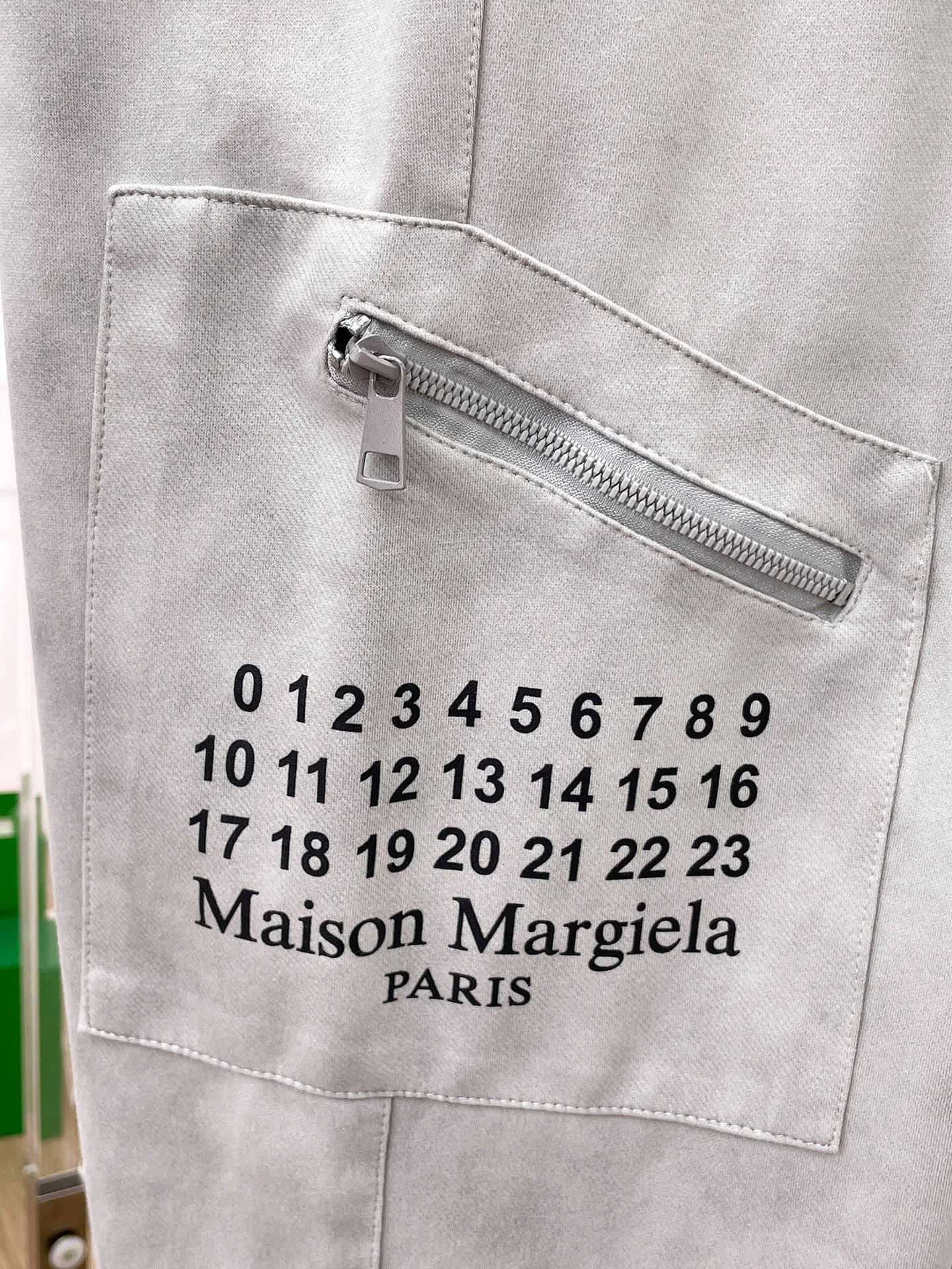 Men's Trousers MAISON MARGIELA 18197350