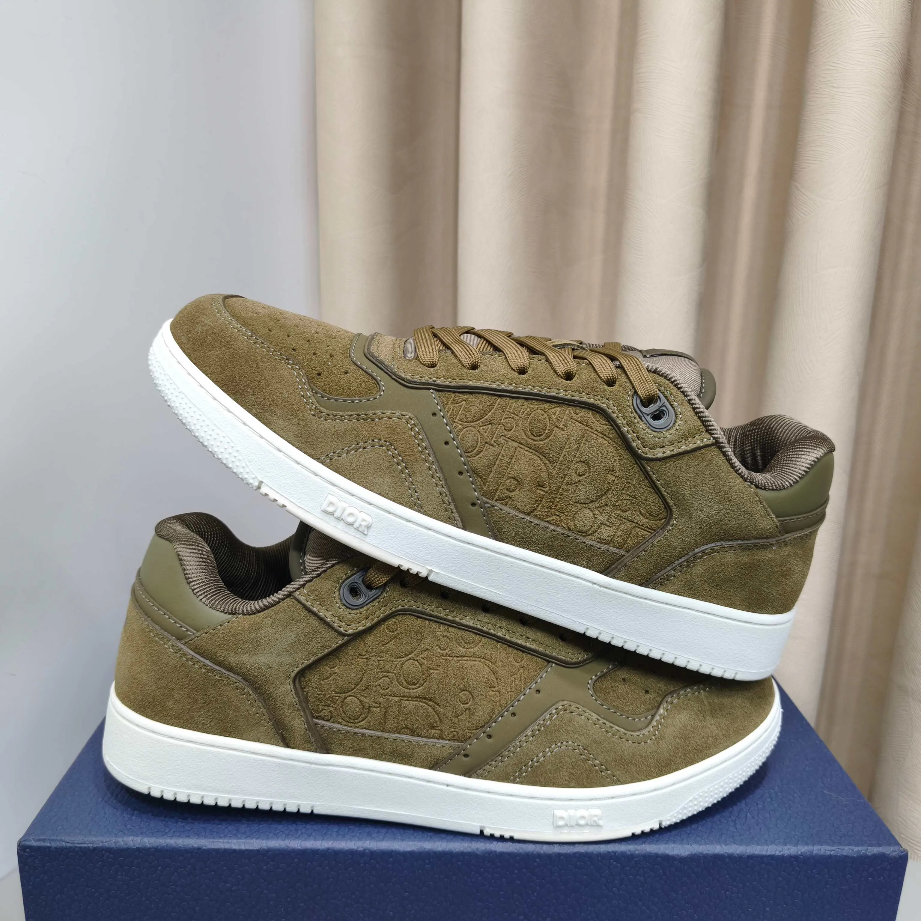 Women's Sneakers CHRISTIAN DIOR 17988882