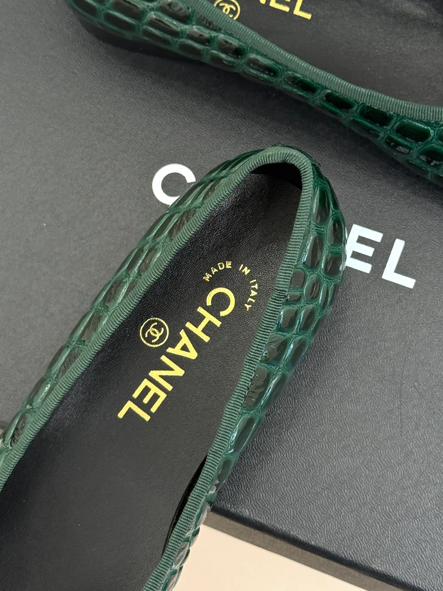 Women's Ballet Flats CHANEL 17406181