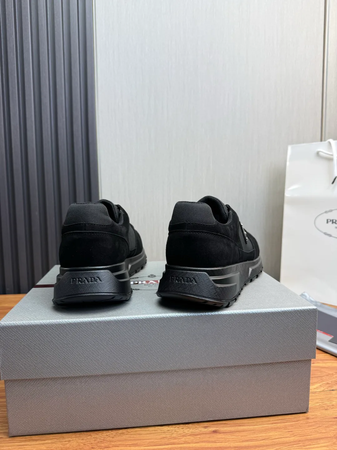 Кроссовки Мужские Prada 18564261