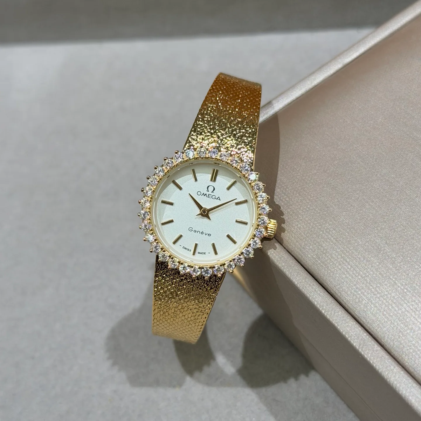 Women's Watches OMEGA 17843053