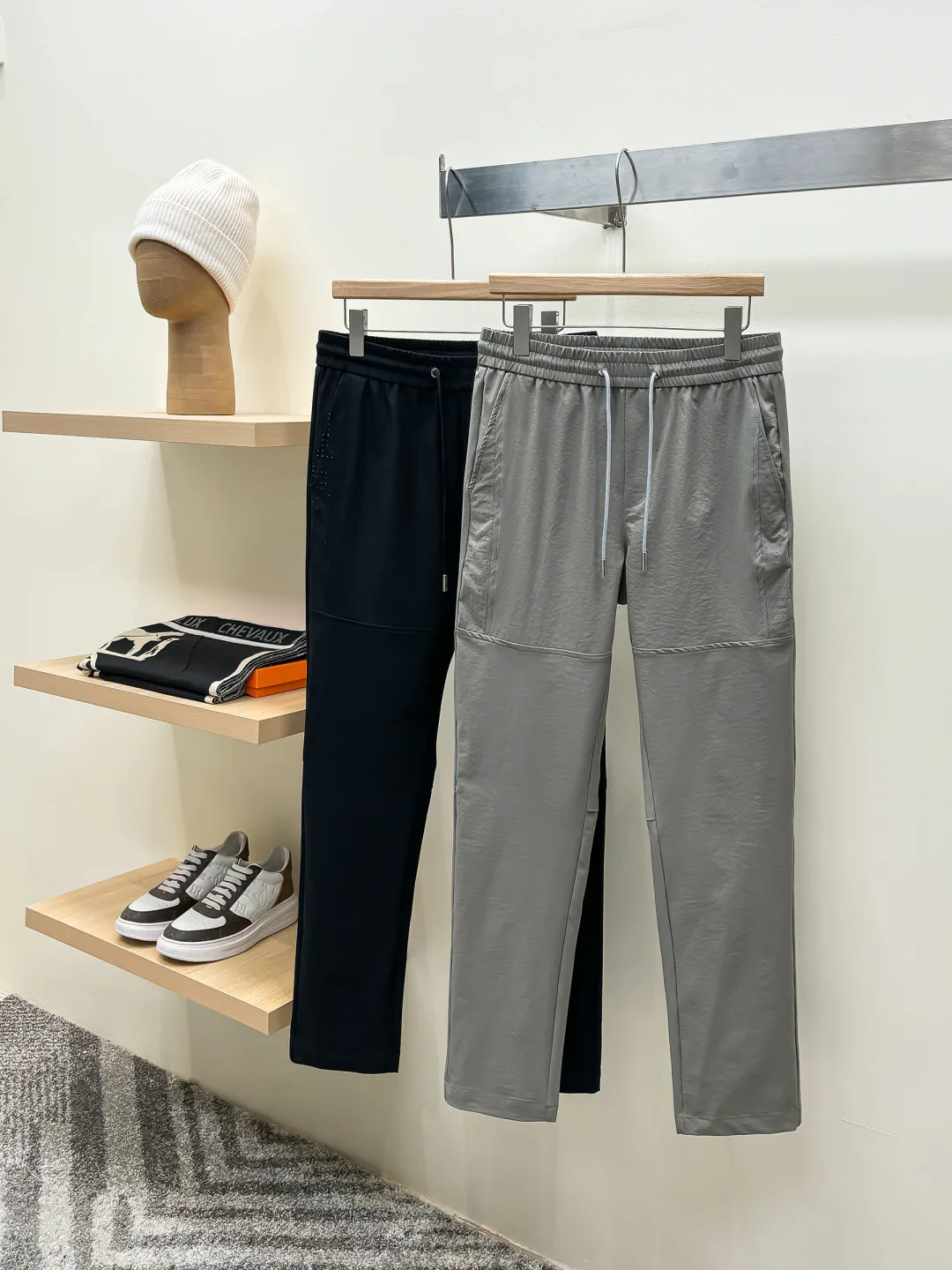Men's Trousers PRADA 18499218