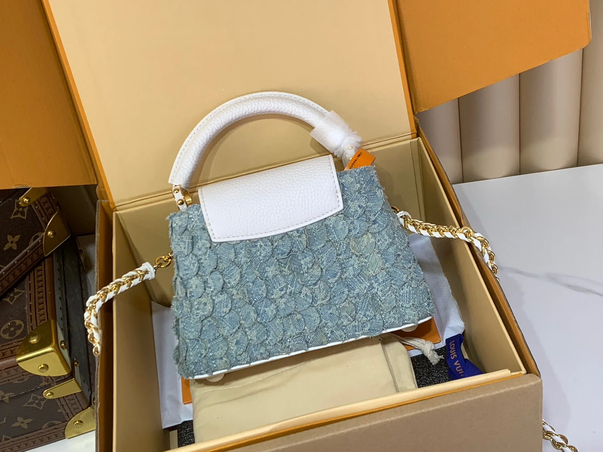 Women's Classic Handbags LOUIS VUITTON 16893028