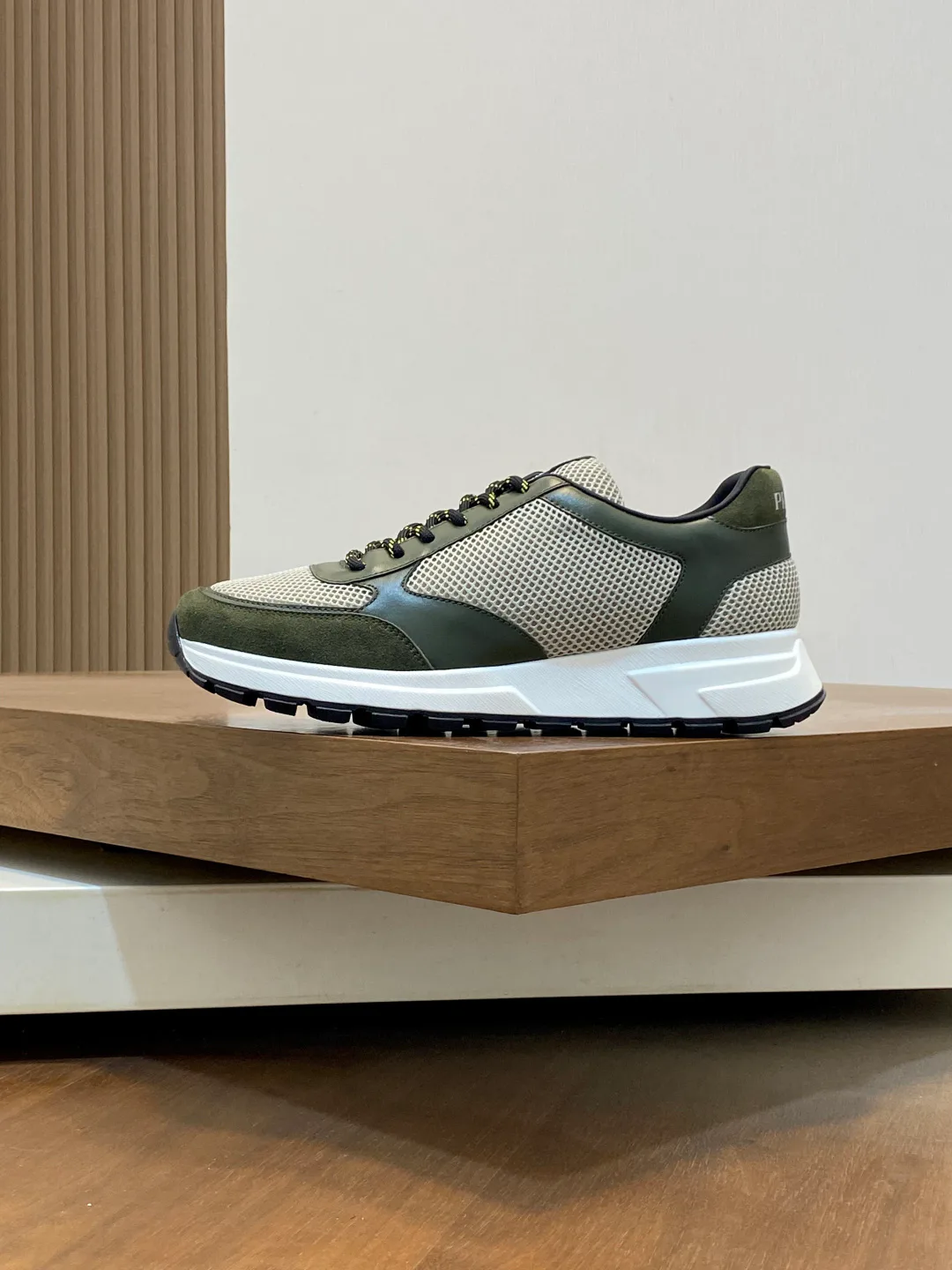 Men's Sneakers PRADA 18079029