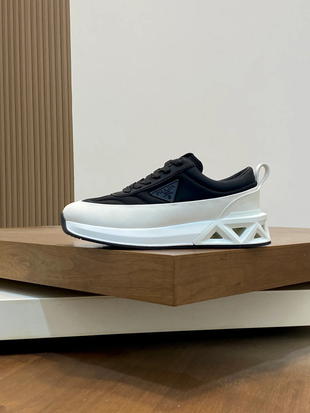 Men's Sneakers PRADA 18116617