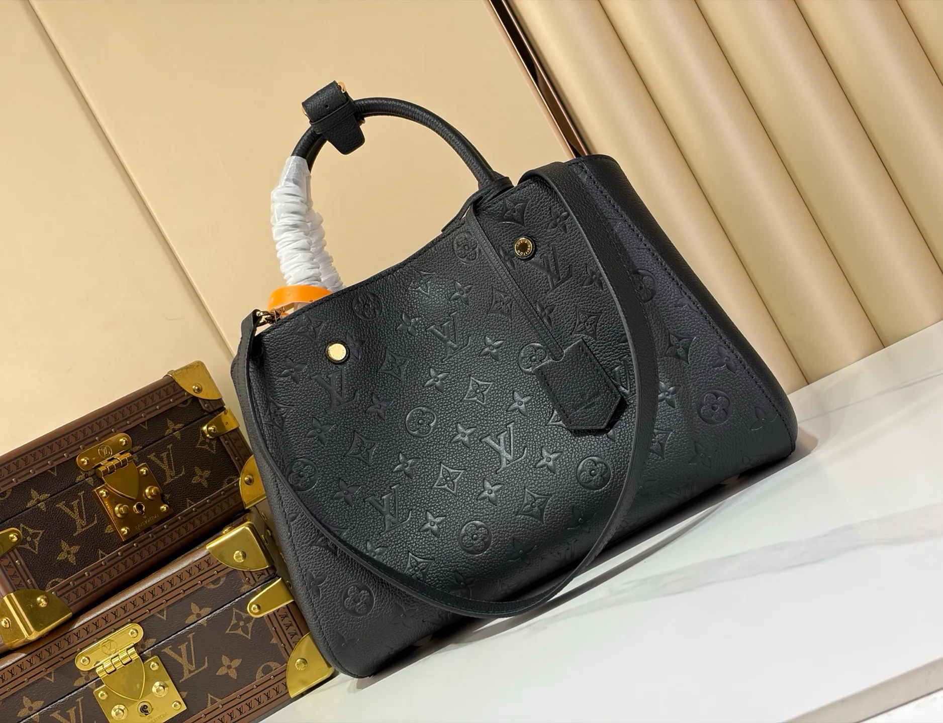 Women's Classic Handbags LOUIS VUITTON 18240333