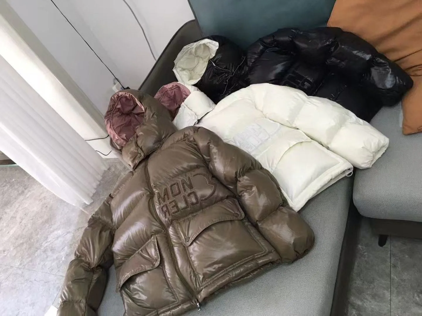 Women's Jackets And Down Jackets MONCLER 17822632