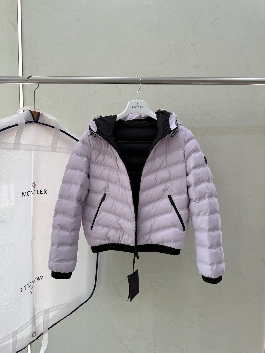 Women's Jackets And Down Jackets MONCLER 18052699