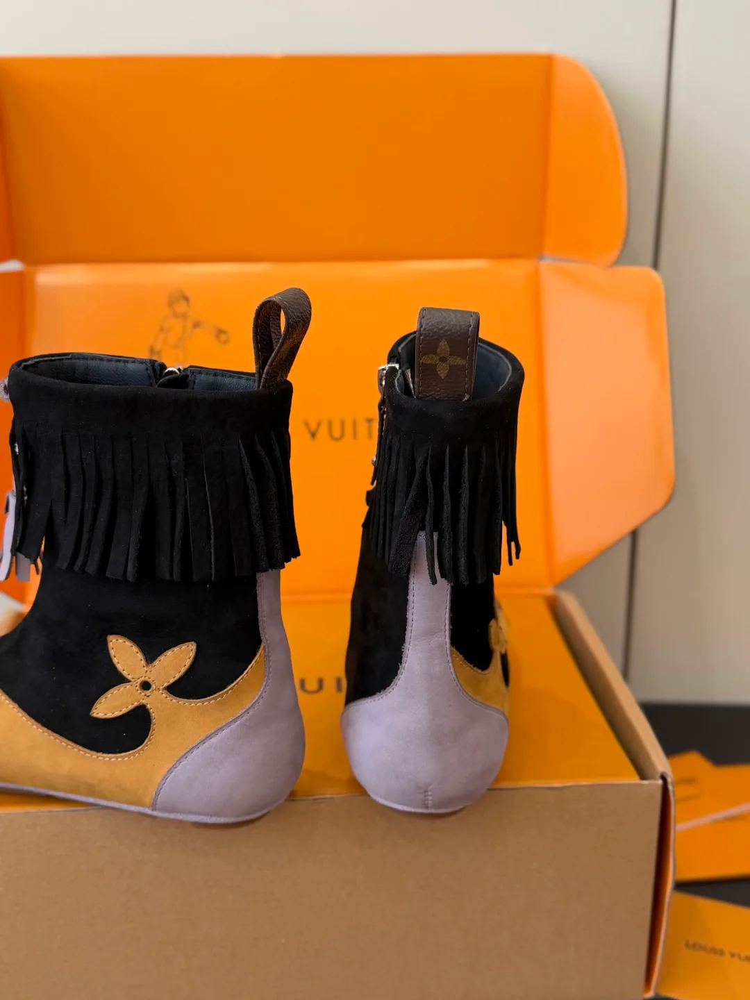 Women's Booties LOUIS VUITTON 18224190