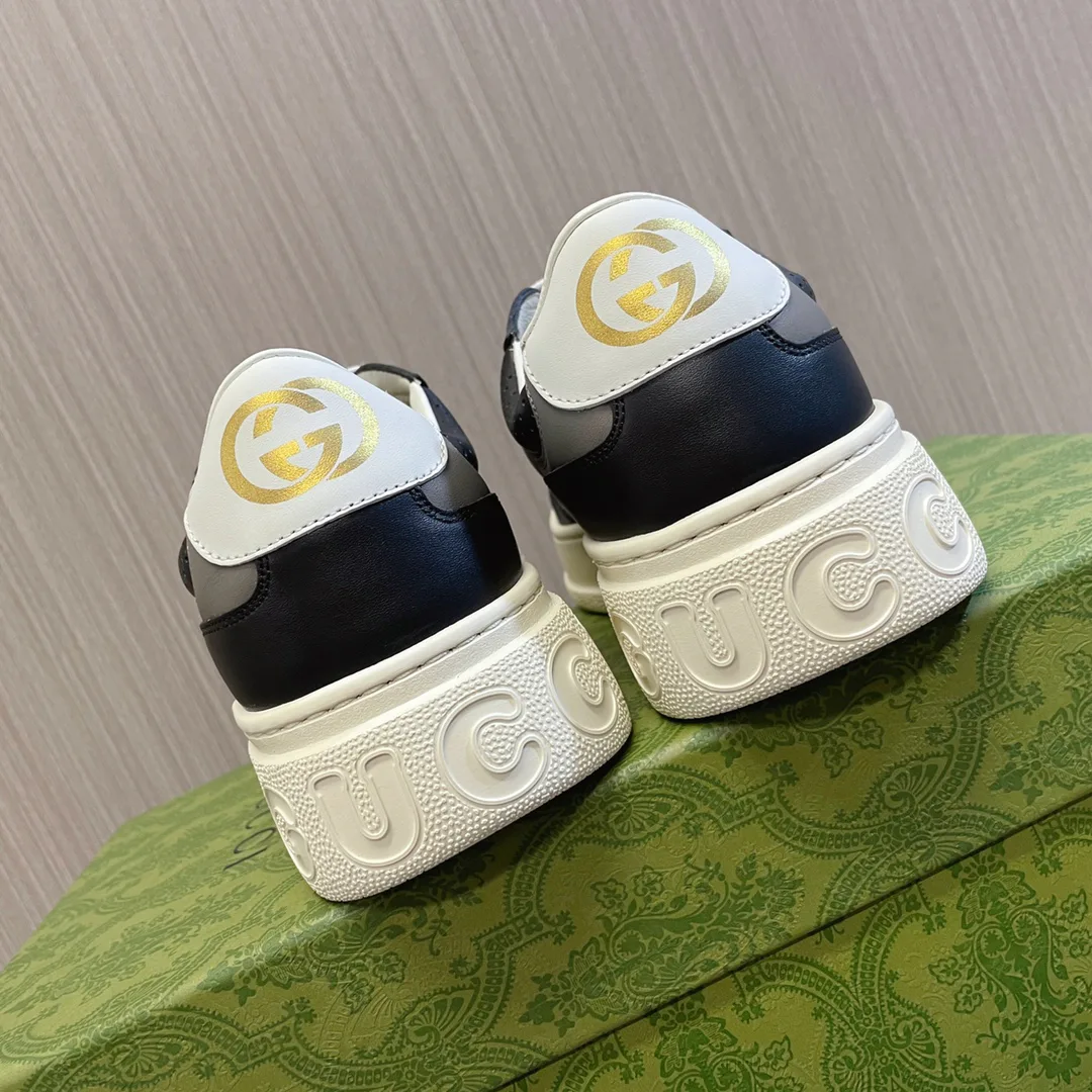 Women's Sneakers GUCCI 18011327