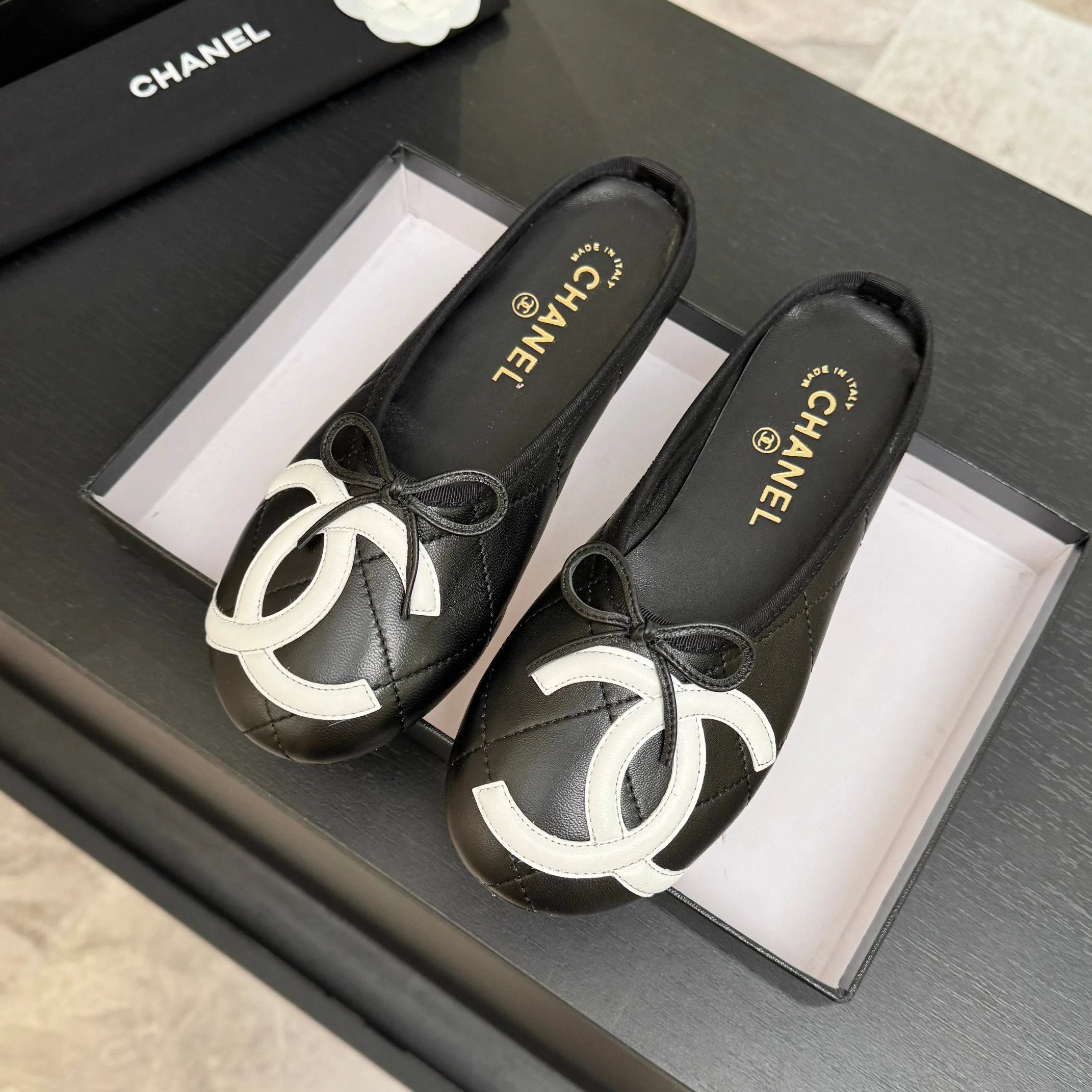 Women's Ballet Flats CHANEL 18063107