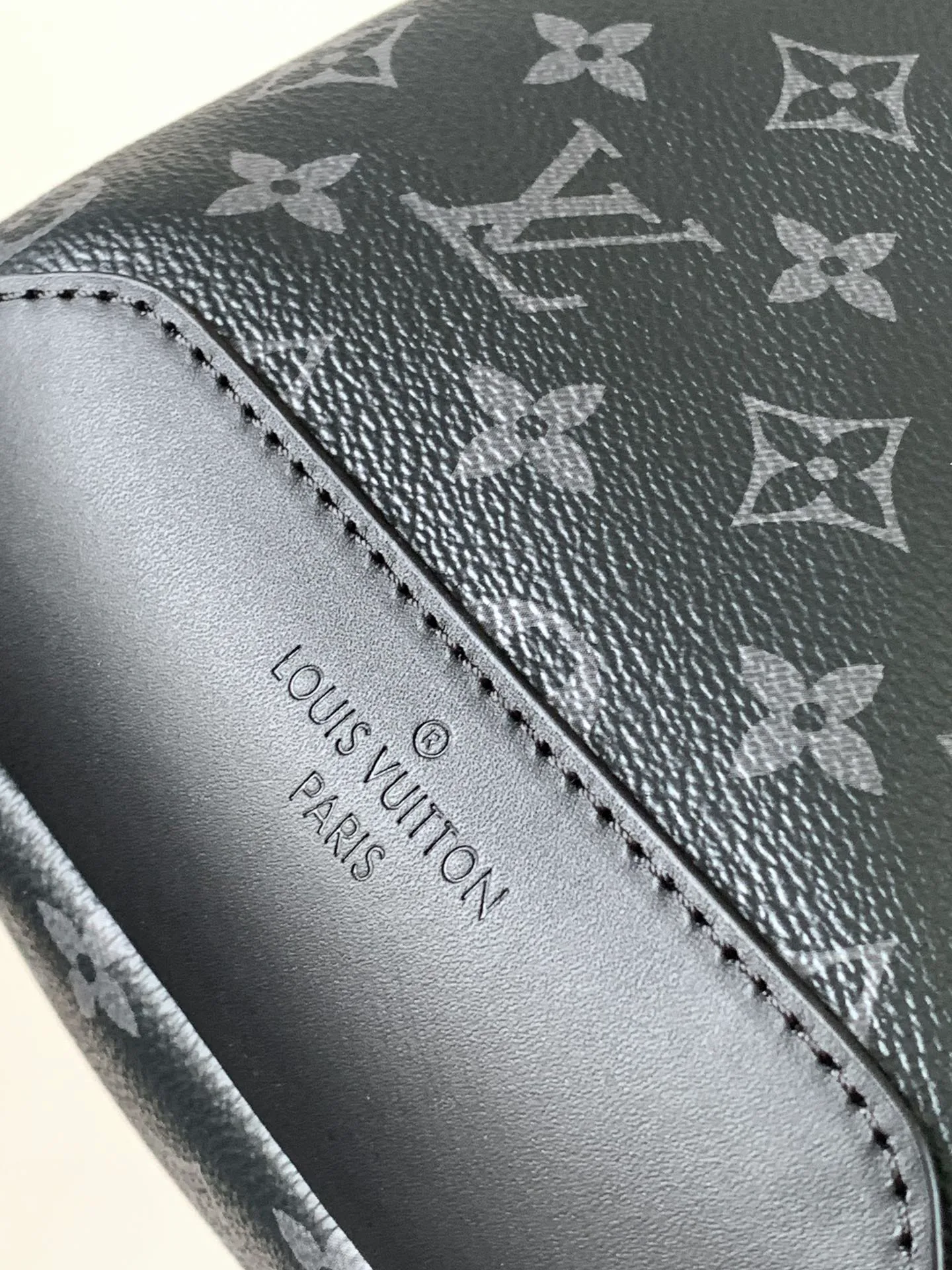 Women's Shoulder Bags LOUIS VUITTON 17948716