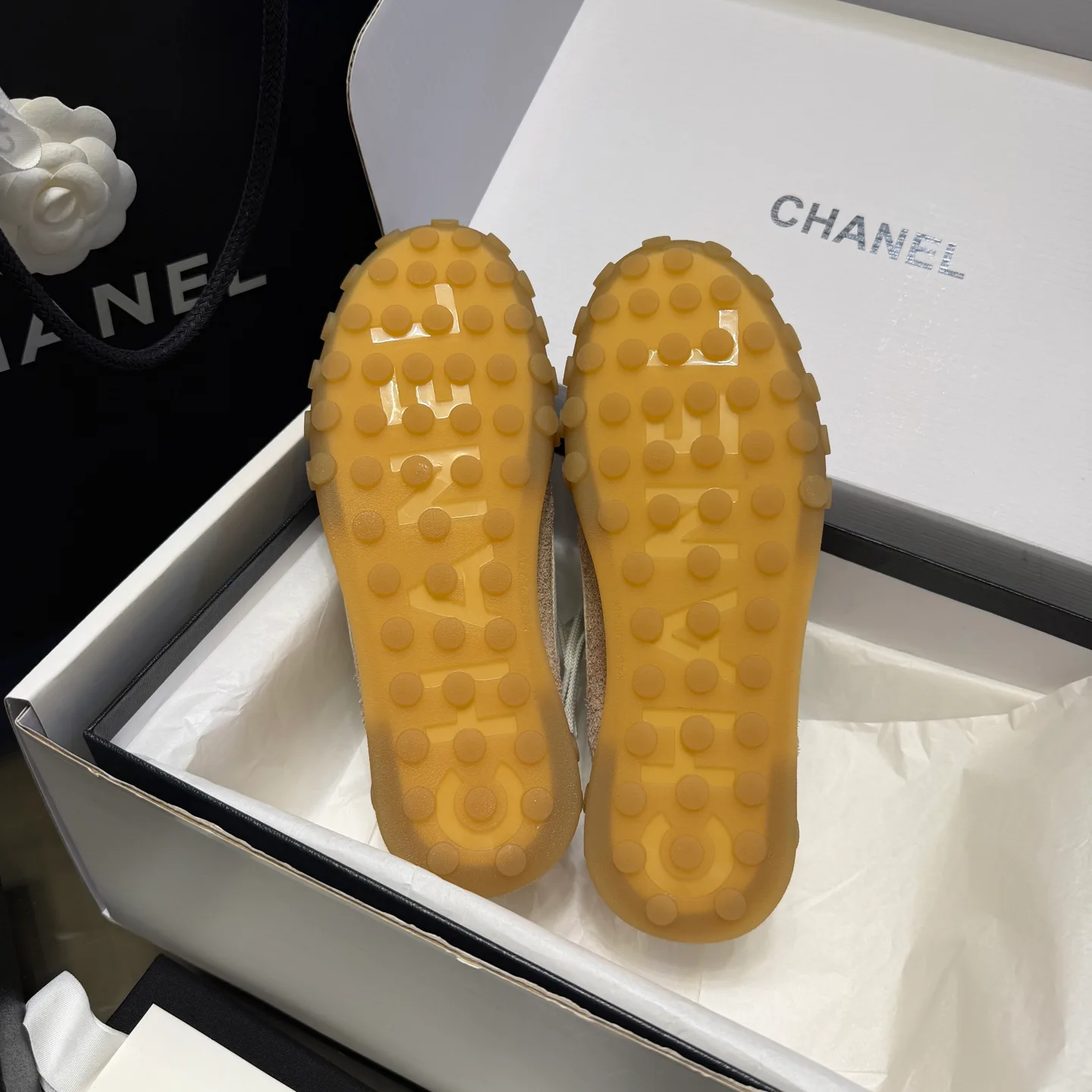 Women's Sneakers CHANEL 17877260