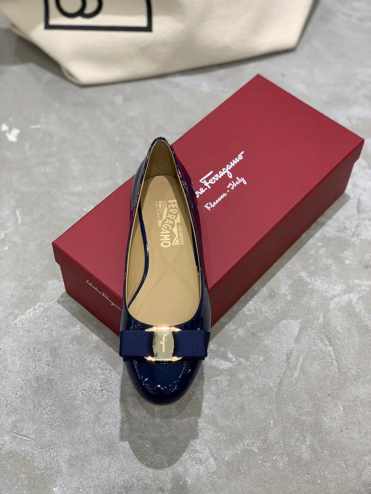 Women's Ballet Flats SALVATORE FERRAGAMO 18340634