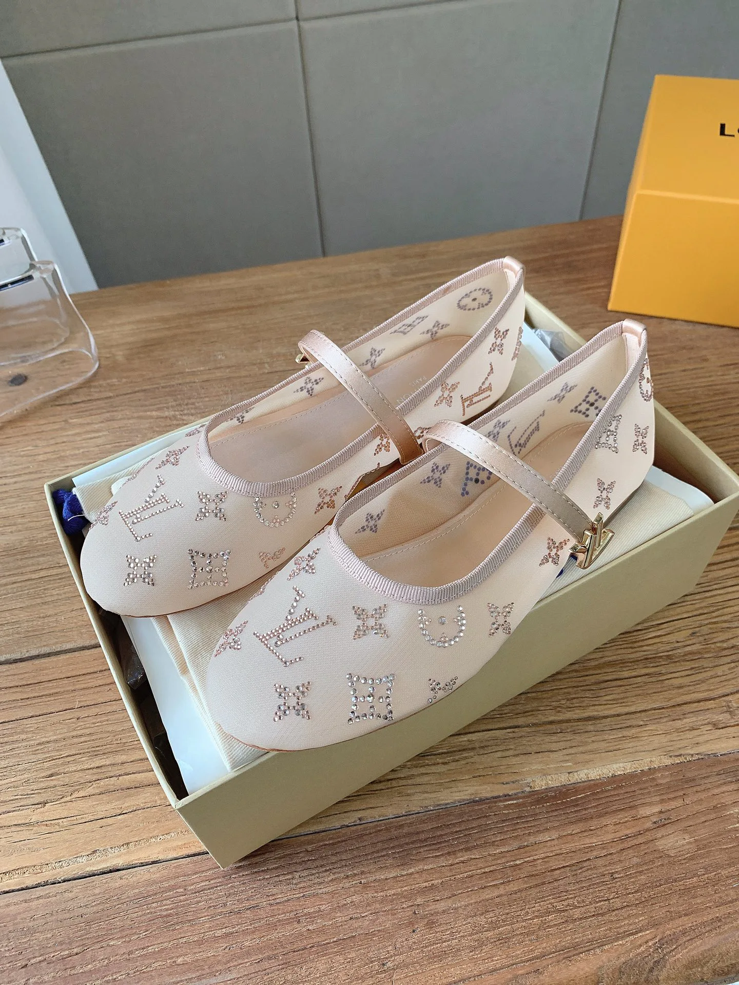 Women's Ballet Flats LOUIS VUITTON 18365399