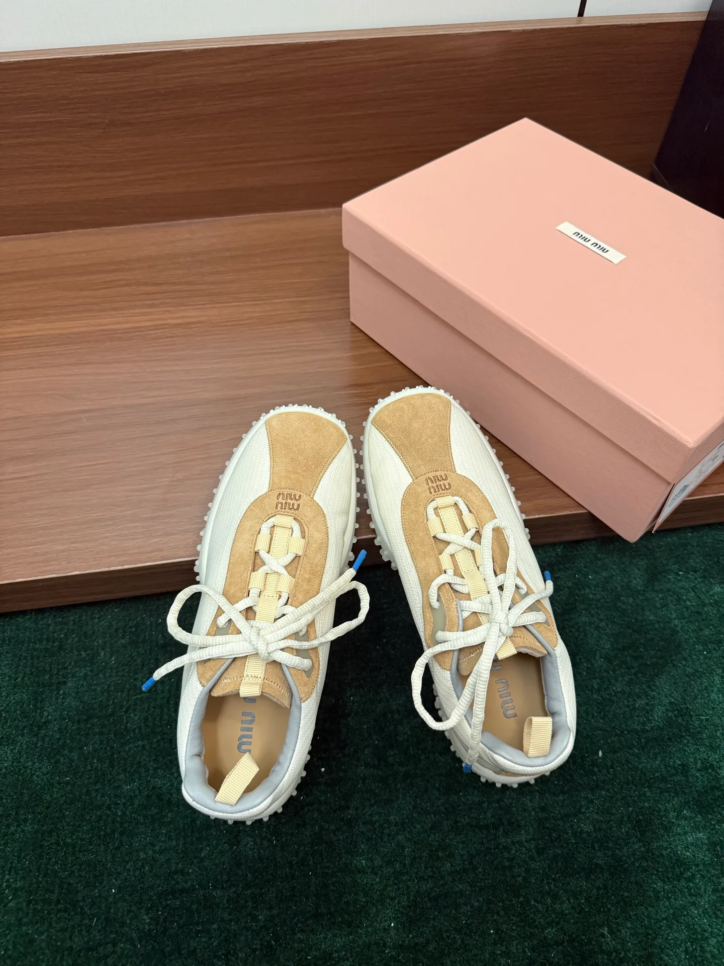 Women's Sneakers MIU MIU 18042052