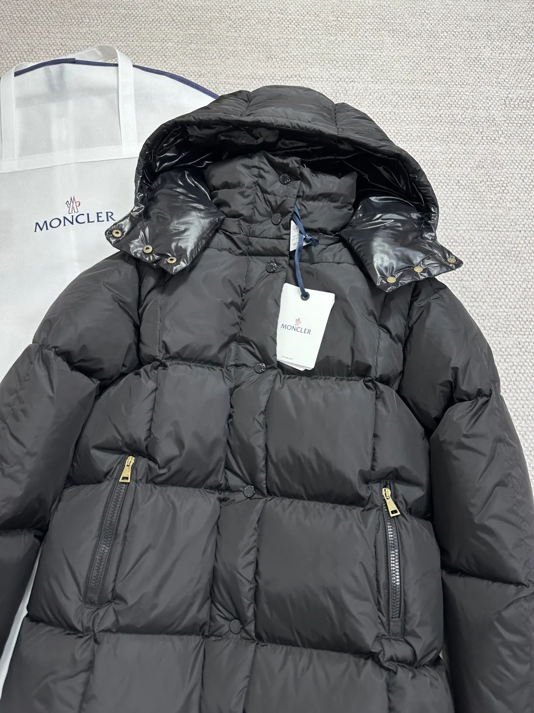 Women's Jackets And Down Jackets MONCLER 18538725