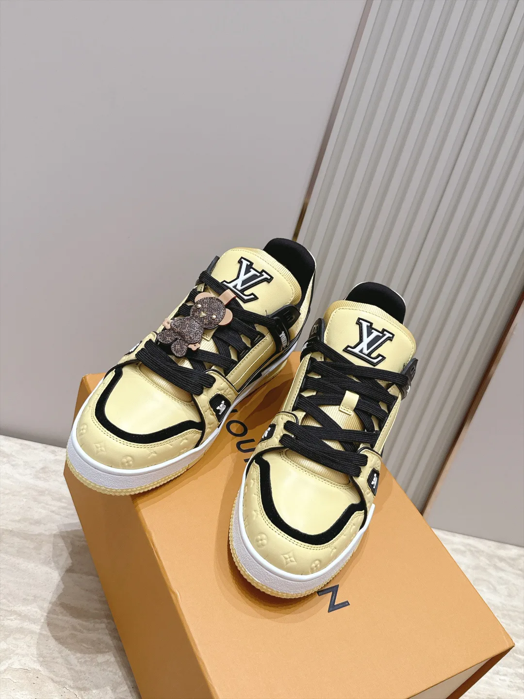 Women's Sneakers LOUIS VUITTON 17866564