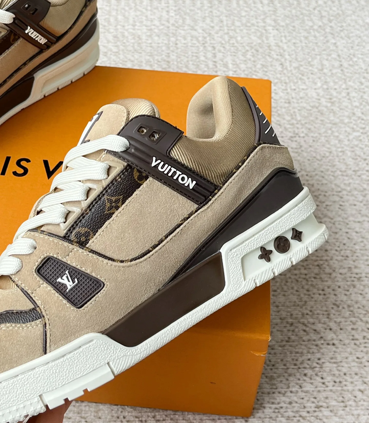Men's Sneakers LOUIS VUITTON 17972113