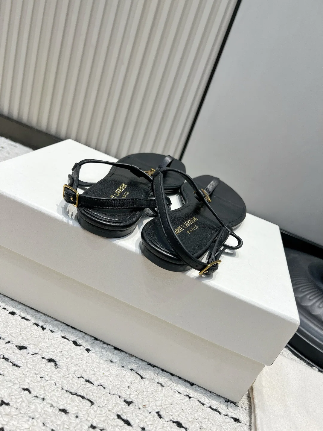 Women's Flip-Flops SAINT LAURENT 17578042