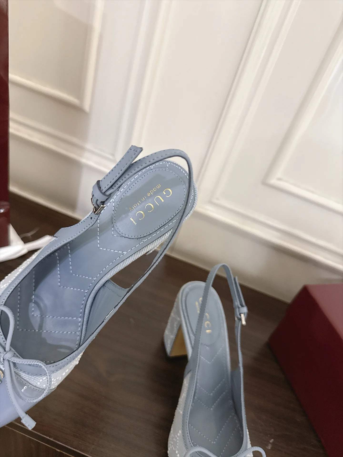 Women's Open-Toe Sandals GUCCI 18143134