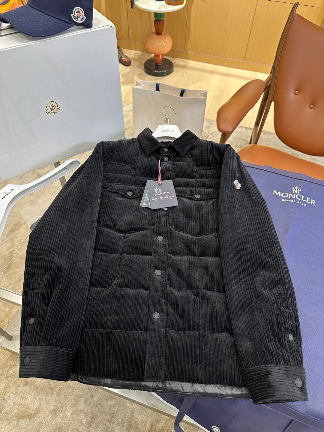Men's Jackets And Down Jackets MONCLER 18209781
