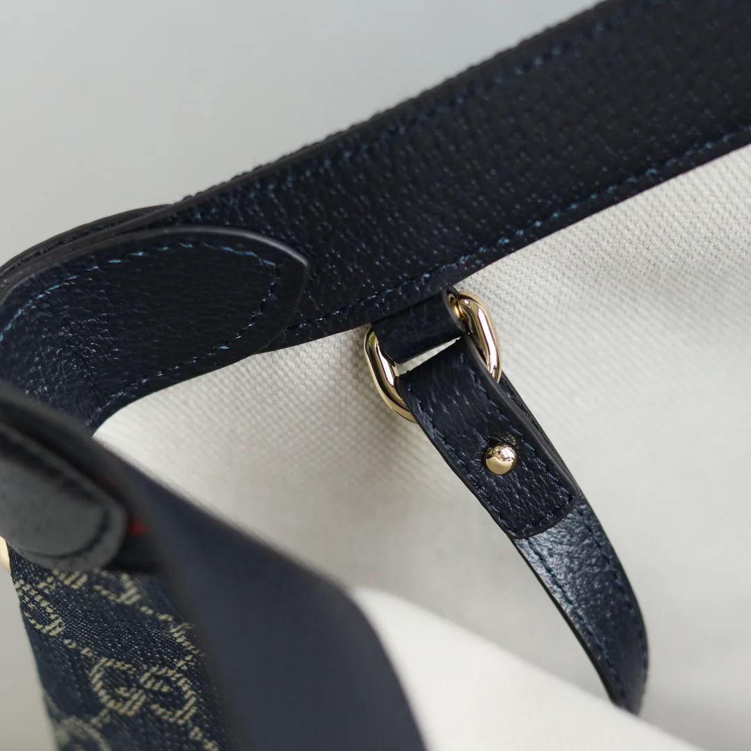 Women's Classic Handbags GUCCI 18262394