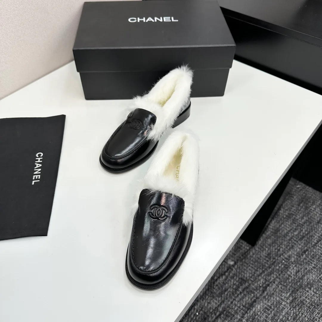 Women's Loafers And Moccasins CHANEL 18083891
