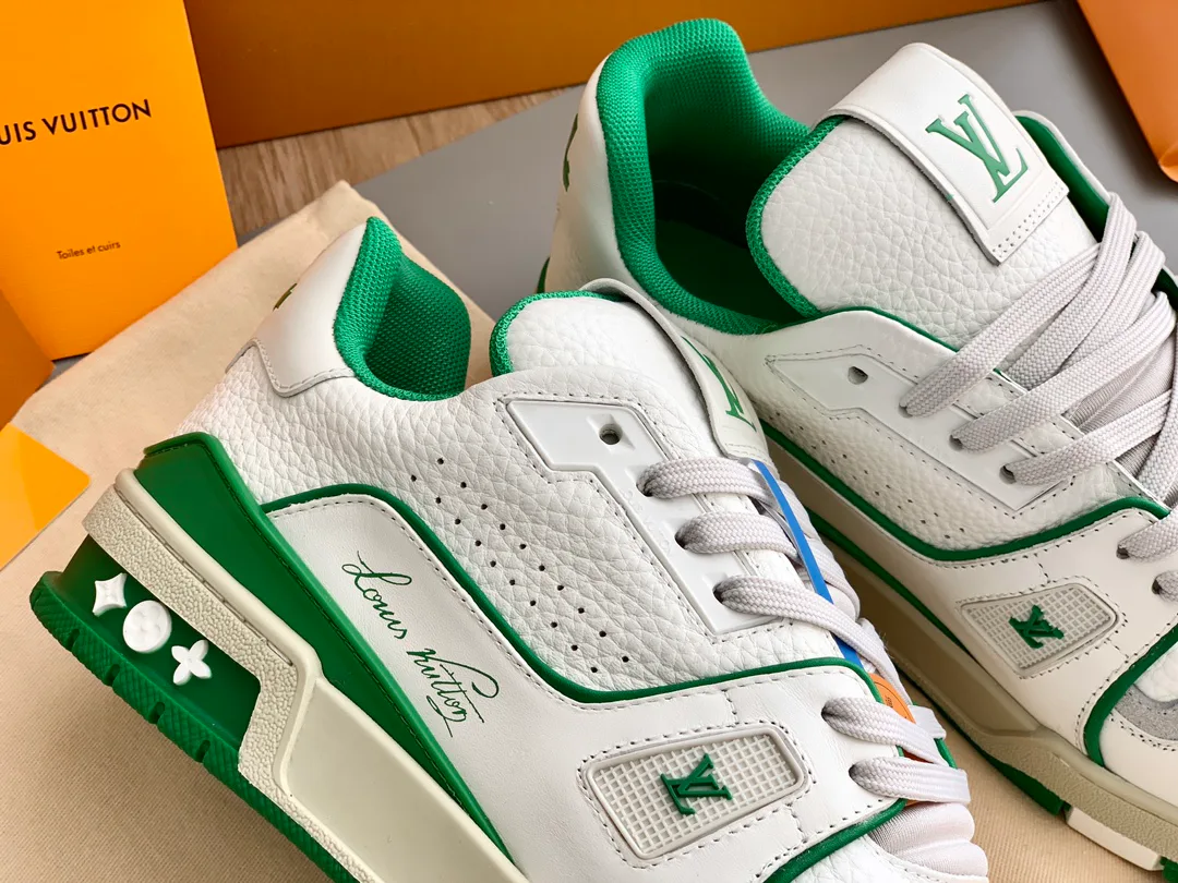 Women's Sneakers LOUIS VUITTON 18014140