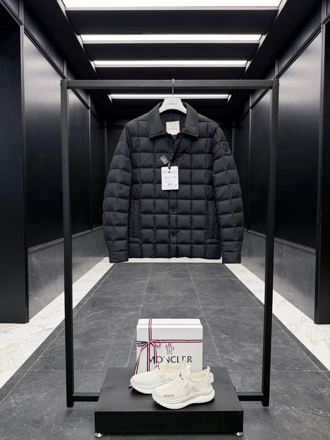 Men's Jackets And Down Jackets MONCLER 18416843