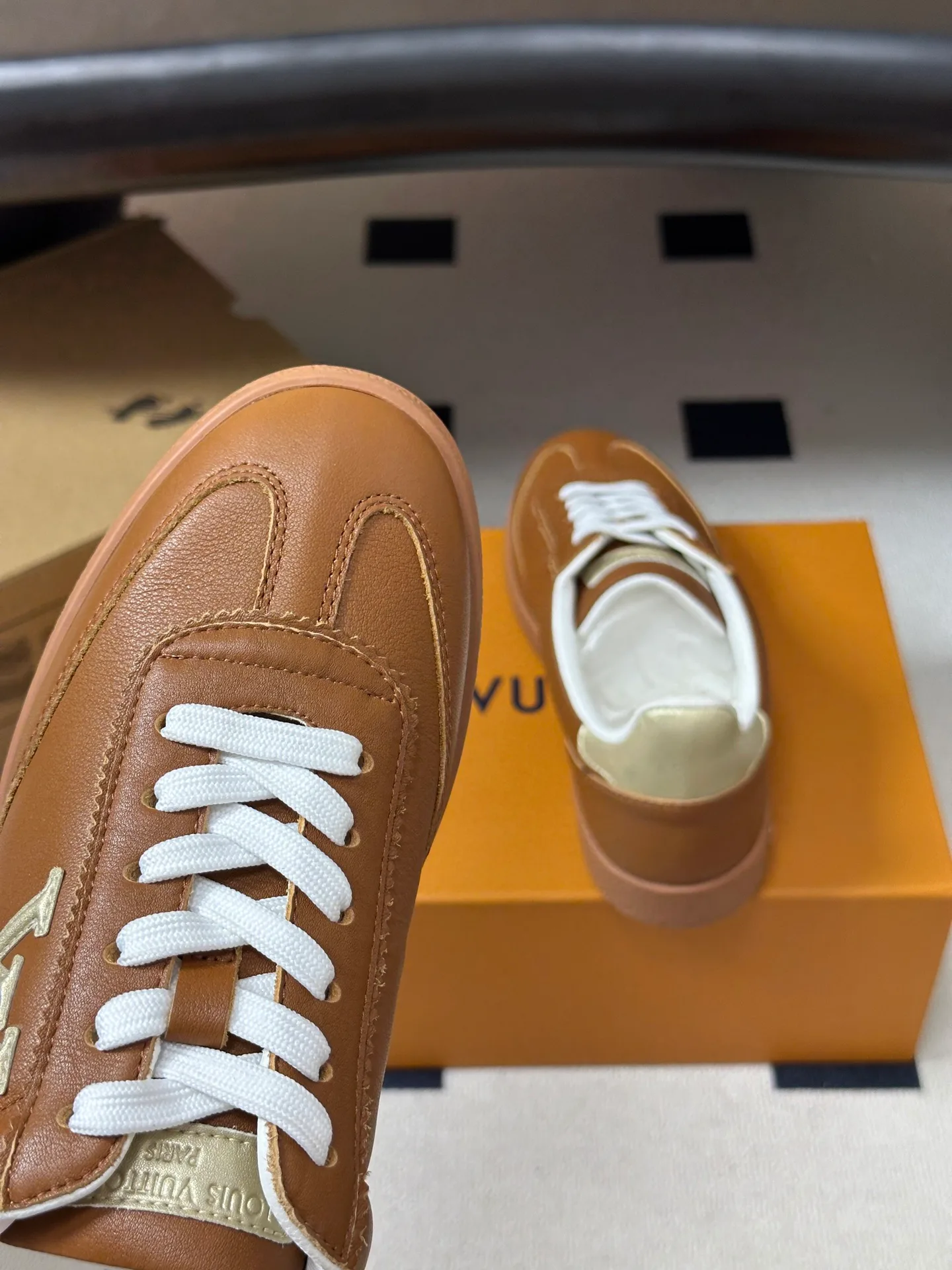 Women's Sneakers LOUIS VUITTON 18340952