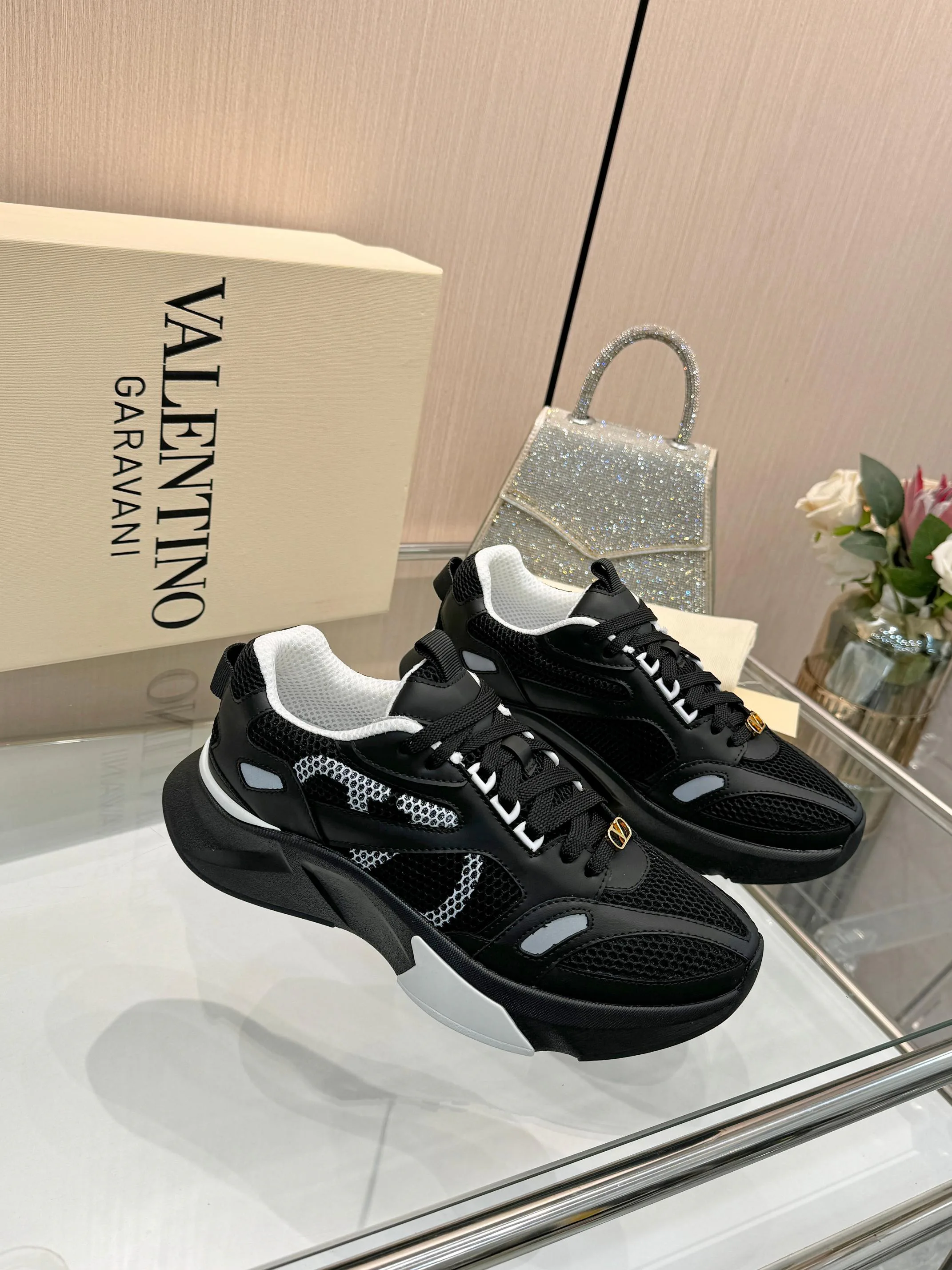 Men's Sneakers VALENTINO 17037991
