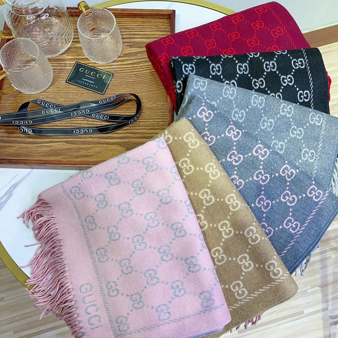 Scarves GUCCI 18394238