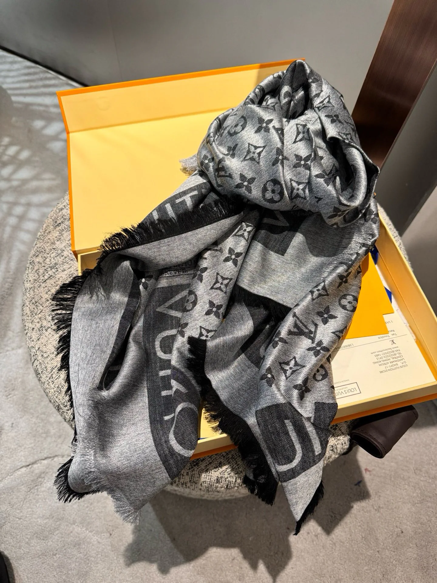 Scarves LOUIS VUITTON 17837996