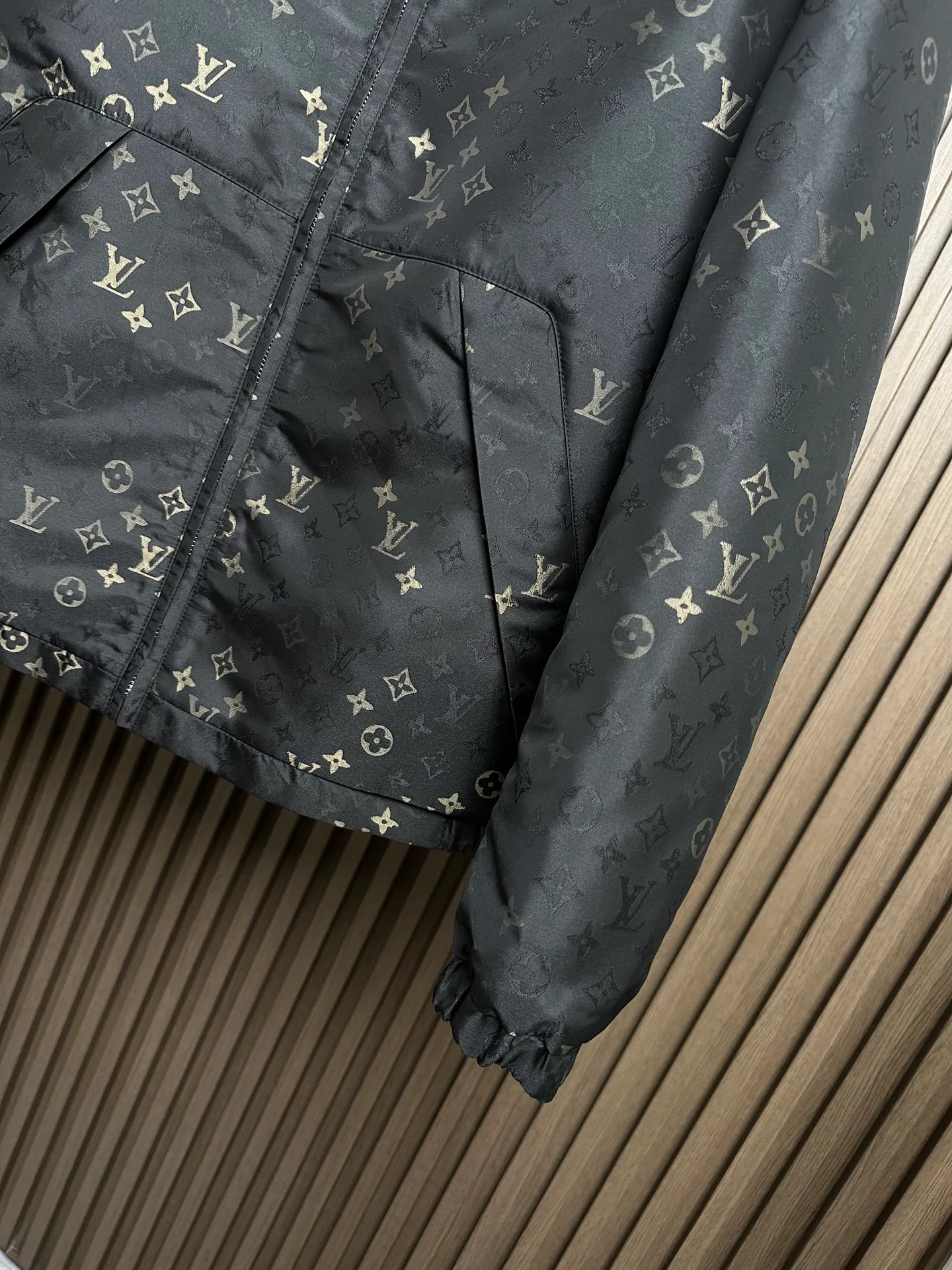 Men's Jackets And Down Jackets LOUIS VUITTON 18109849