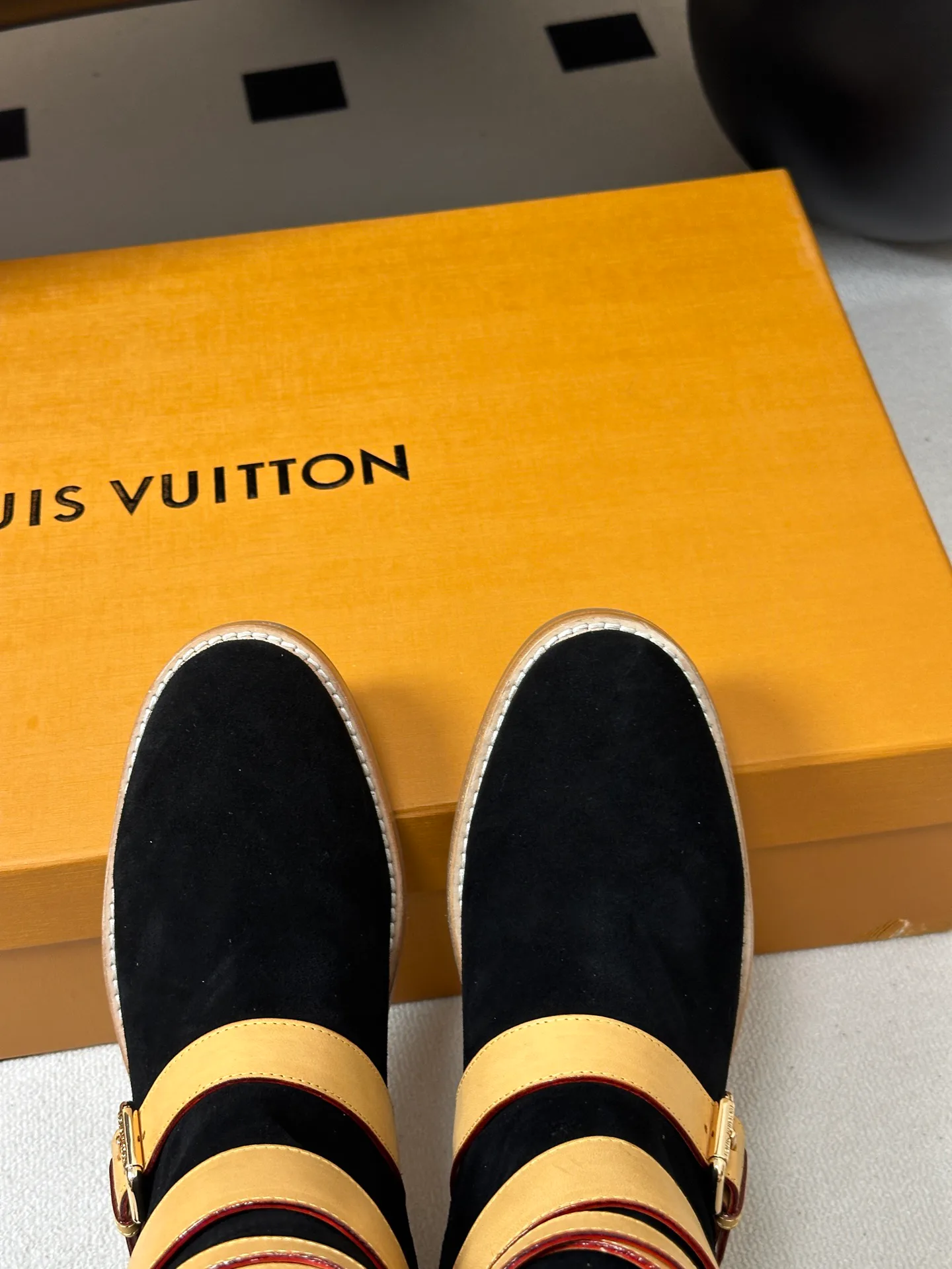 Women's Boots LOUIS VUITTON 18049430