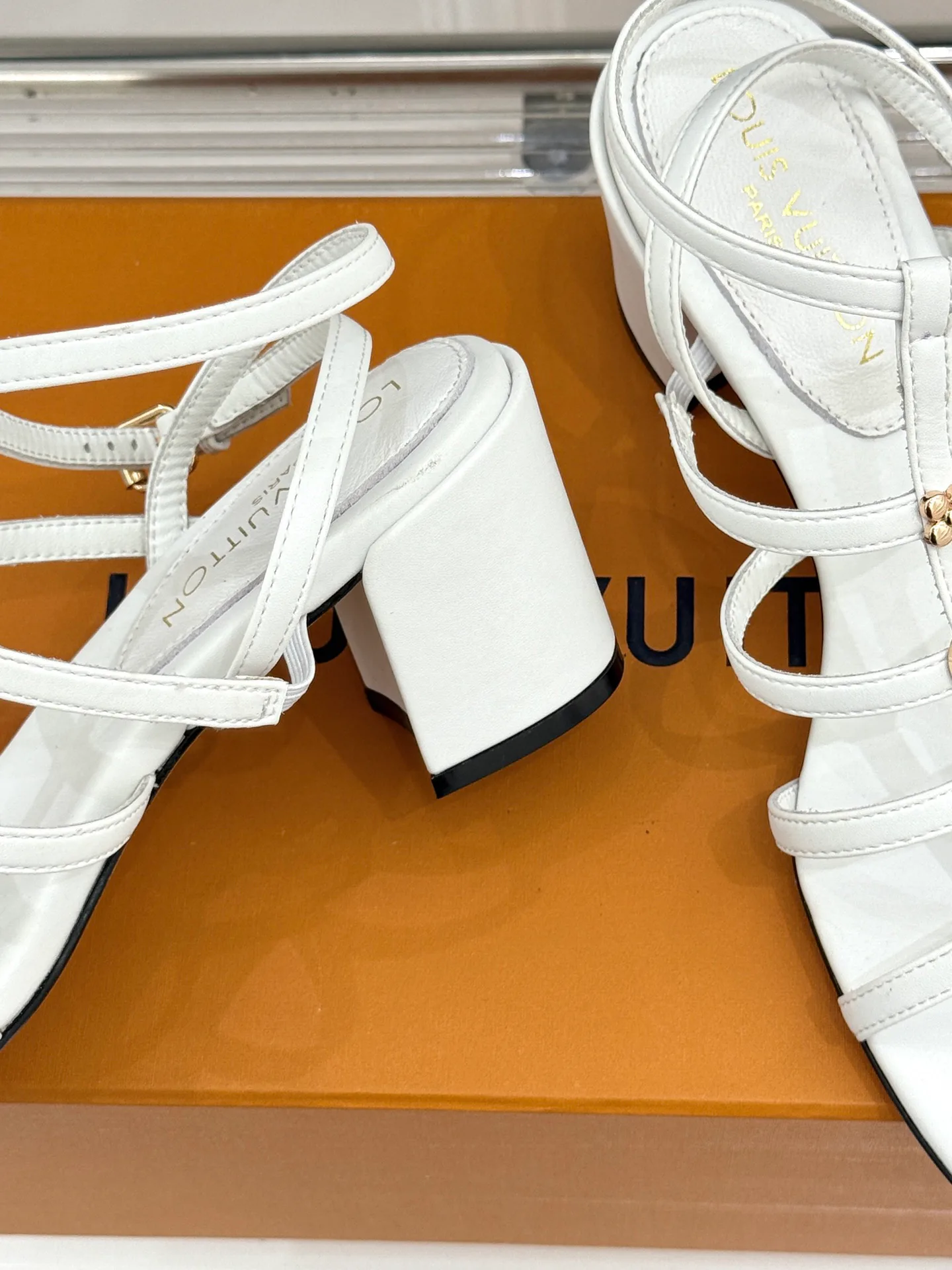 Women's Open-Toe Sandals LOUIS VUITTON 17234887
