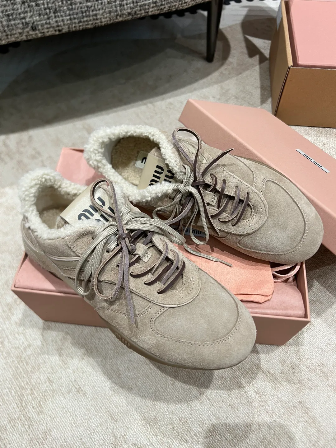 Кроссовки Женские Miu Miu 18592406