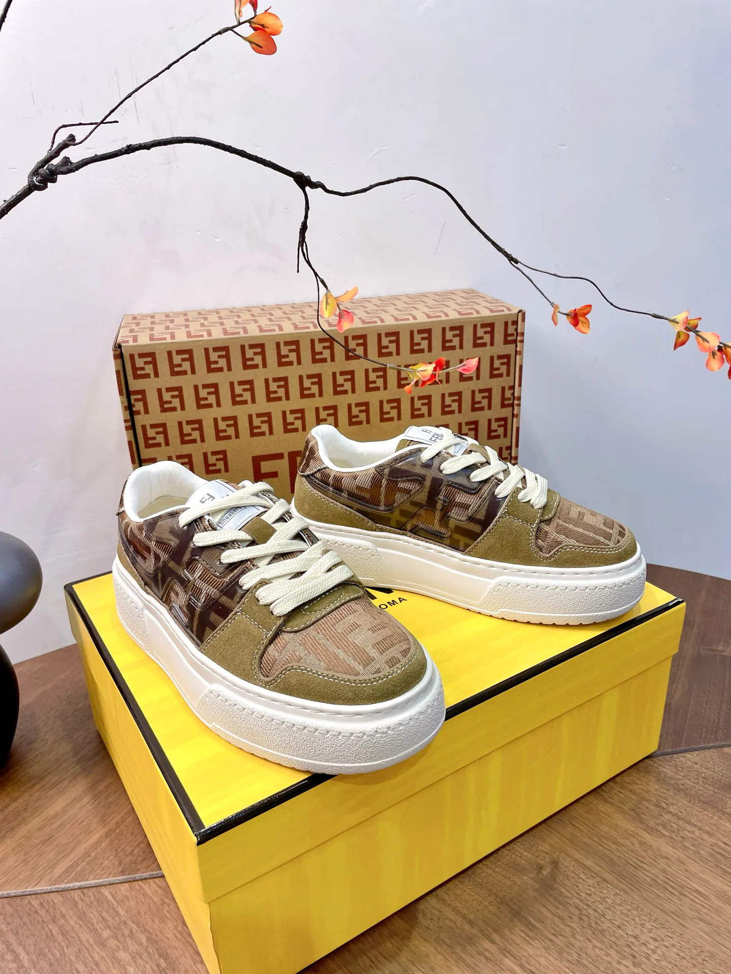 Women's Sneakers FENDI 17957341