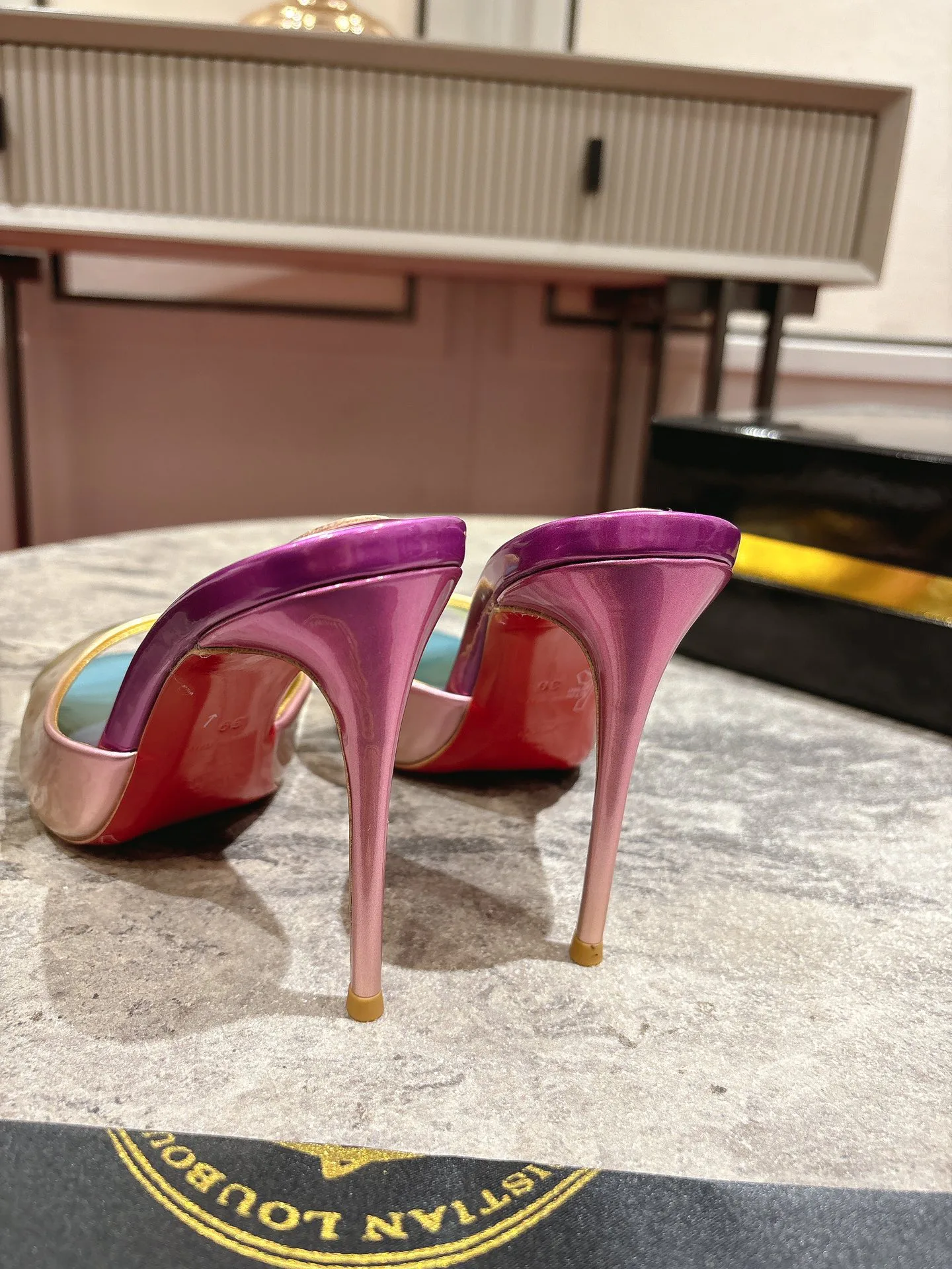 Women's Open-Toe Sandals CHRISTIAN LOUBOUTIN 17163220