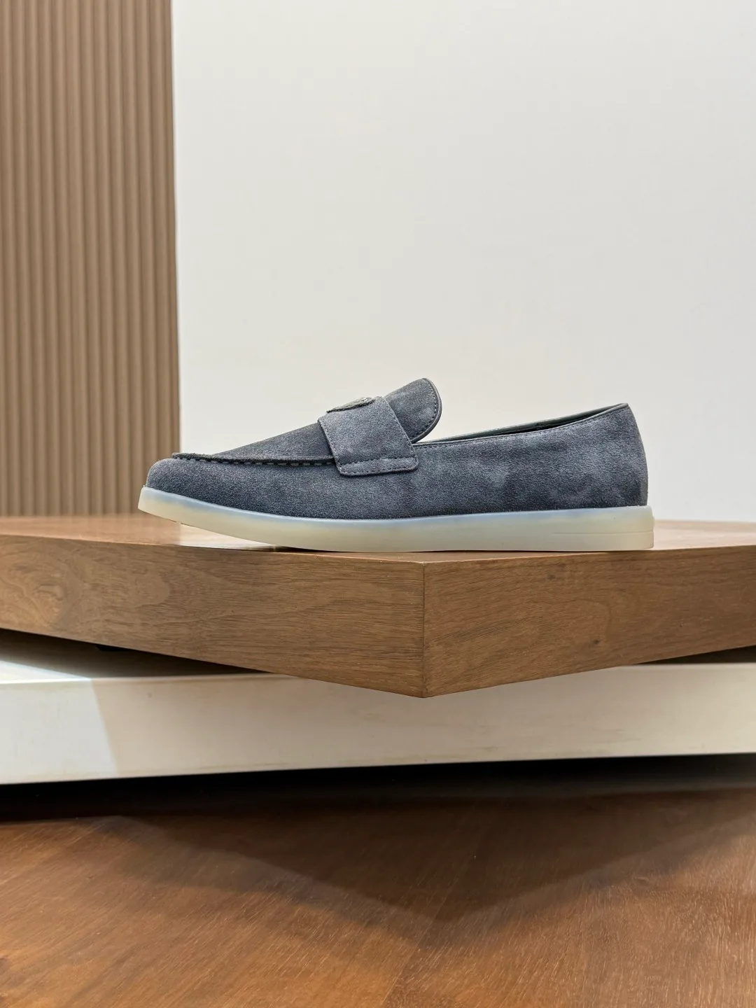 Men's Loafers And Dress Shoes PRADA 18100290