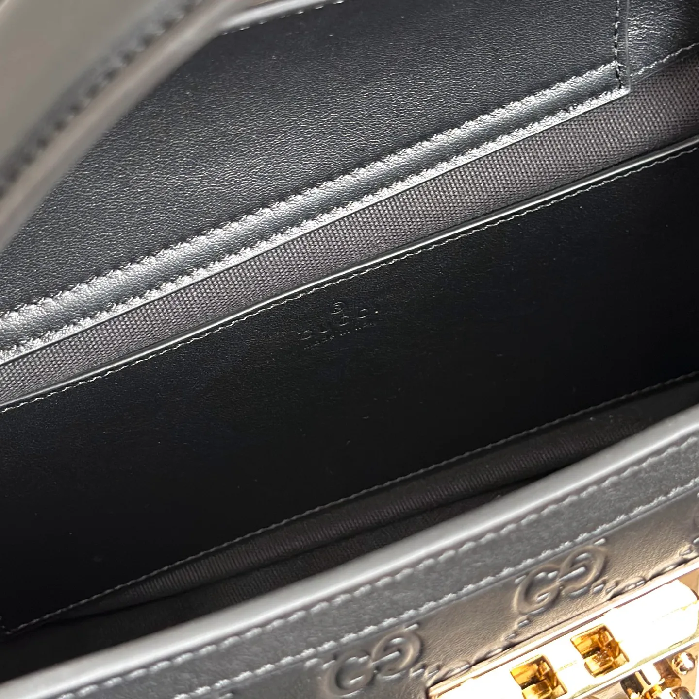 Women's Classic Handbags GUCCI 18310130